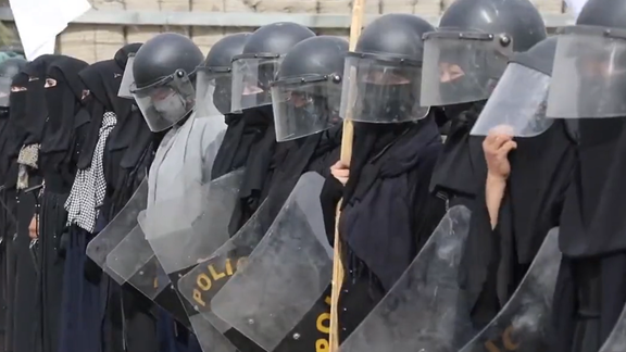 وزارت کار طالبان: پارسال برای ۳۰ هزار زن زمینه کار فراهم کردیم