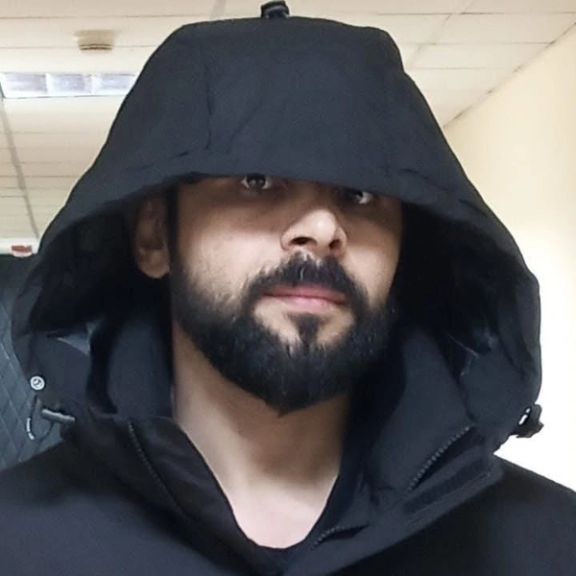 د طالبانو د خواله رسنیو فعال رحیم سکندر ومنله، چې خپلې ډلې یې بندي کړی دی