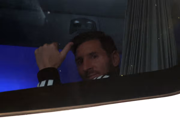 بازگشت لیونل مسی و خانوادهاش به بارسلونا