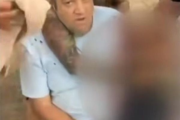 مهاجر مسلمان با خلع سلاح مهاجم سیدنی جان مردم را نجات داد