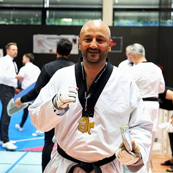 کاپیتان پیشین تیم ملی تکواندو افغانستان سند داوری بینالمللی کسب کرد