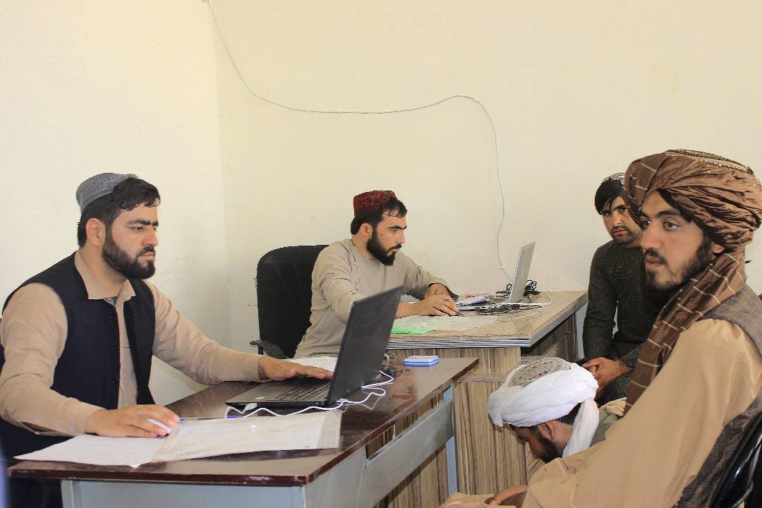 طالبان: در دو سال گذشته به چهار میلیون و ۶۰۰ هزار نفر شناسنامه الکترونیکی توزیع کردیم