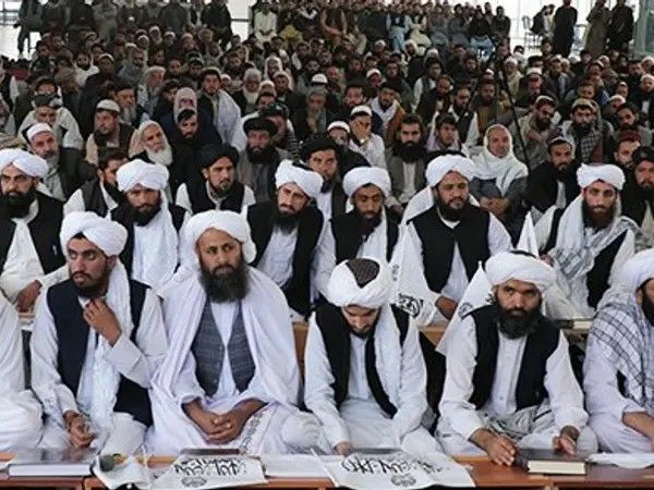 طالبان اعطای سند برای فارغان دوره‌های کوتاه‌مدت مدارس دینی را متوقف کرد