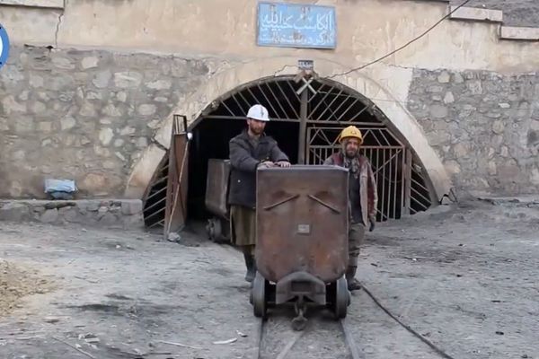 طالبان: له کرکر کان څخه هره ورځ ۱۰۰ ټنه د ډبرو سکاره استخراجېږي