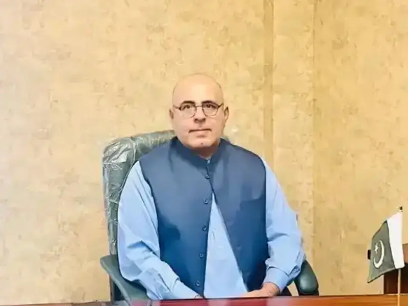 جان اڅکزی: که طالبان اقدام ونه کړي پاکستان به د وسله والو پر پناه ځایونو بریدونه وکړي