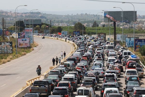 له اوربند وروسته لبنانیان خپلو ویجاړو شویو کورونو ته ستانه شوي
