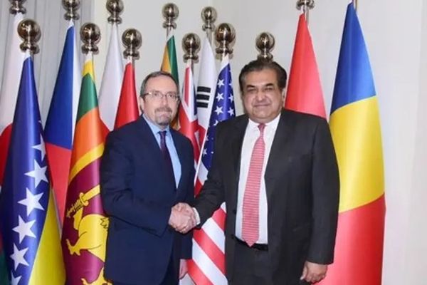 US & Pakistani Officials Discuss Regional Security