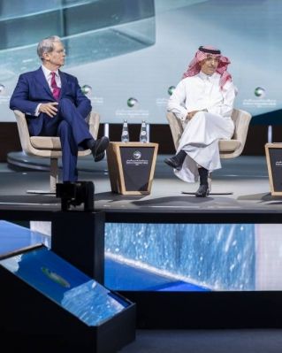 د ایلان ماسک په ګډون؛ د سعودي او امریکا د پانګونې ګډ فورم کې امریکايي پانګوالو ګډون کړی