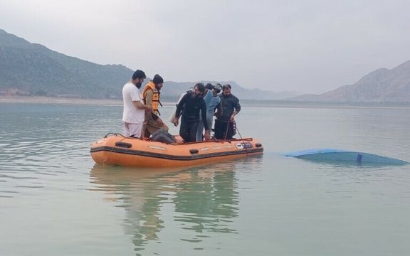 یک مقام پولیس: ۱۰ کودک در اثر واژگون شدن قایقی در شمالغرب پاکستان کشته شدند