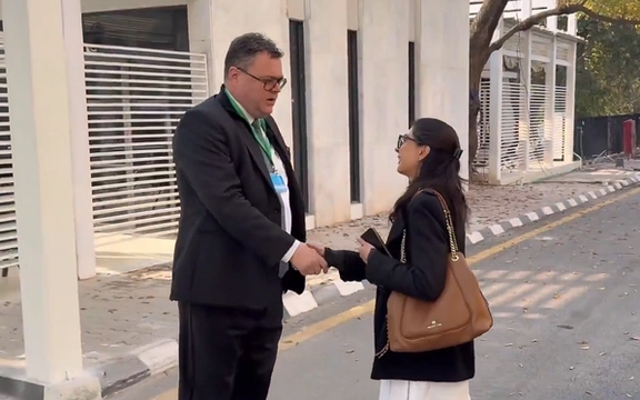 پاکستان د ناروې سفیر د ایمان مزاري د محکمې په ناسته کې د حضور له امله احضار کړی