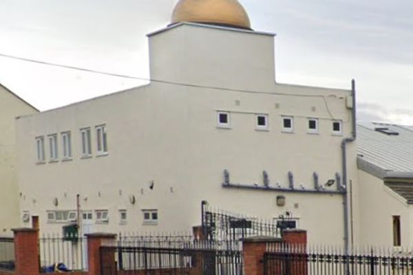 امام مسجدی در انگلستان بهخاطر انجام نکاح دو نوجوان ۱۶ ساله محکوم شد