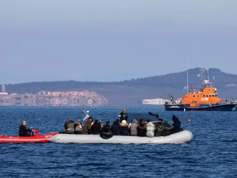 د ترکیې ساحلي ګارد نېږدې ۴۰ افغان کډوال له ډوبېدو وژغورل