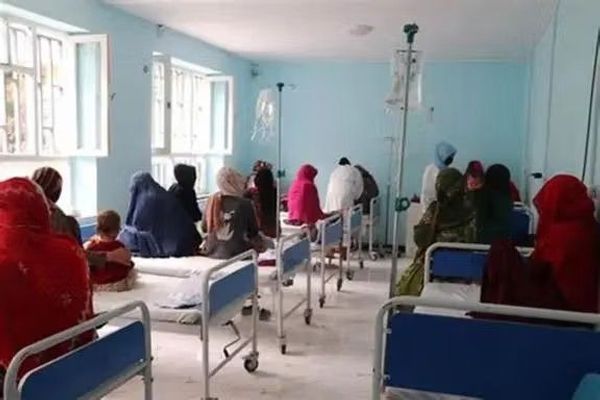 صلیب سرخ: امسال بیش از ۶۰۰ هزار بیمار افغان مراقبتهای صحی اولیه دریافت کردند