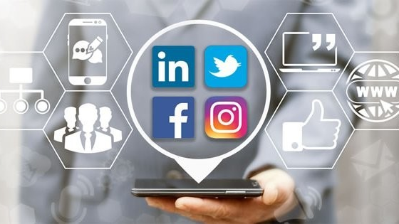 د ټولنیزو رسنیو پراختیا؛ سیټیزن ژورنالېزم او د دودیزو رسنیو راتلونکی