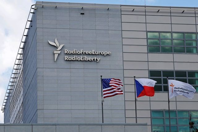 د ازادې اروپا او افغانستان لپاره د ازادۍ راډیو ادارې محکمه کې د ټرمپ له ادارې شکایت کړی