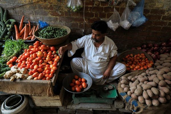سقوط بازار سبزیجات در پاکستان در پی بسته ماندن مرزها با افغانستان