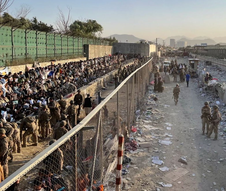 د امریکا د جګړې وزیر په لارښوونه د کابل د ابي دروازې سمندري سرتېرو ته لوړ مډالونه منل شوي