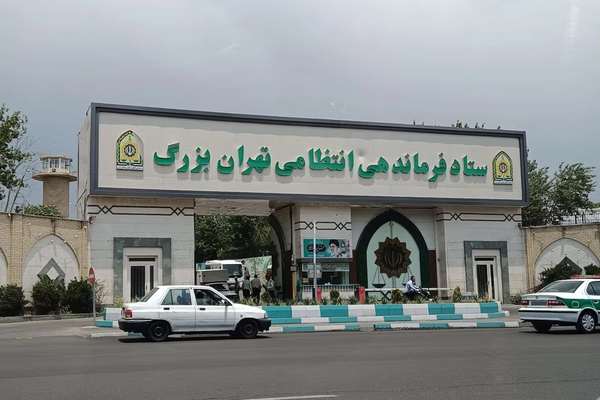 برېتانیا د ایران پر انتظامي قومندانۍ او په ایران کې پر ۱۰ نورو کسانو بندیزونه ولګول