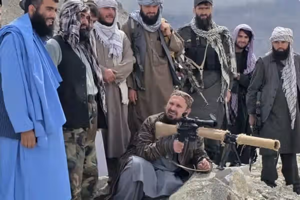 د طالبانو لوی درستیز په بدخشان کې له ازادۍ جبهې سره د جګړې لومړۍ کرښې ته تللی
