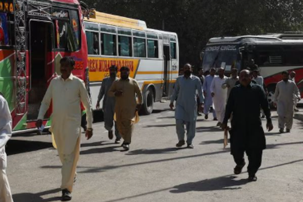 په اسلاماباد کې عامه ټرانسپورټ د یوې میاشتې لپاره وړیا شو