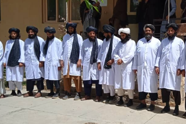 سرچینه: طالبان په هرات کې د حجاب د سرغړونې په تور ښځې نیسي