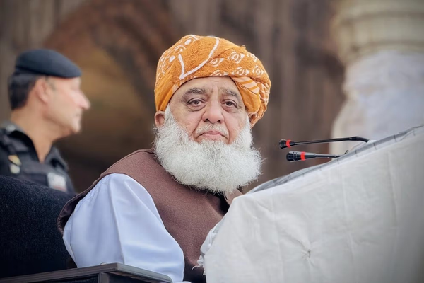 فضلالرحمان: موږ د ژوند لپاره طالبانو ته باج ورکوو خو حکومت د غزې د سولې خبرې کوي