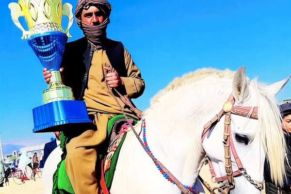 په هرات او کندهار کې د اس ځغلونې سیالۍ ترسره شوې