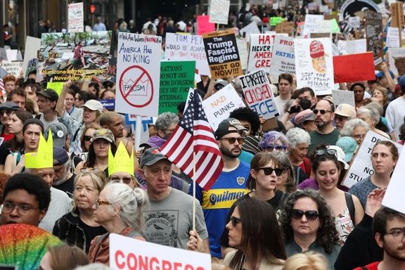 هزاران معترض در سراسر امریکا علیه ترامپ راهپیمایی کردند