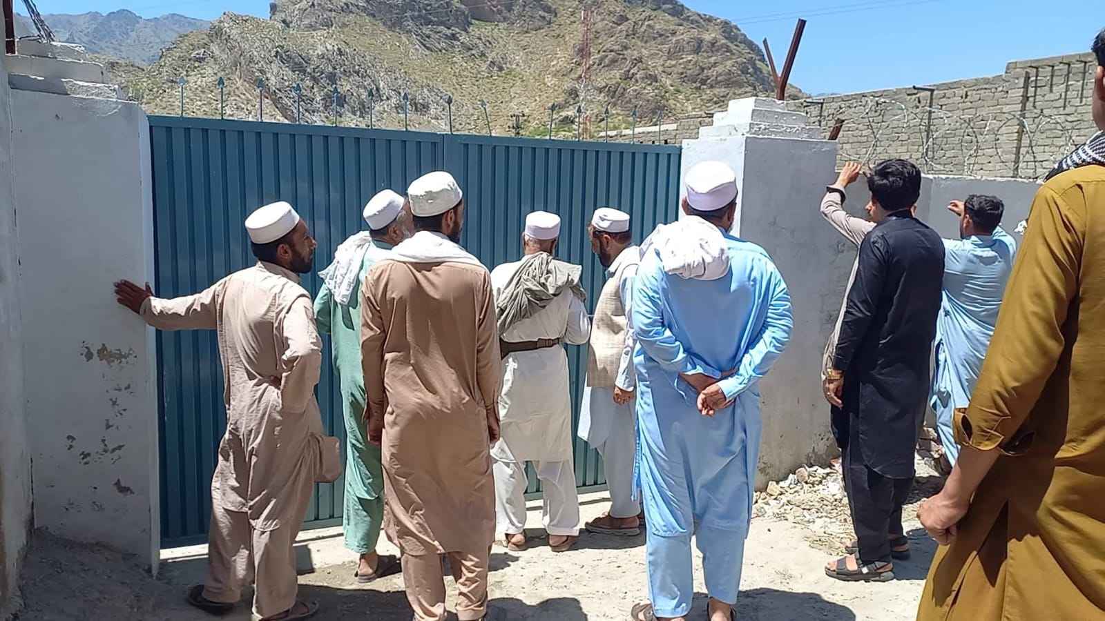 لنډي کوتل کې د امنيتي وضعيت خرابېدو له امله ټولې ښوونیزې ادارې وتړل شوې