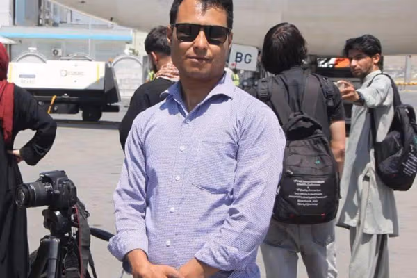 خبریال مهدي انصاري له یو نیم کال بند وروسته خوشې شوی