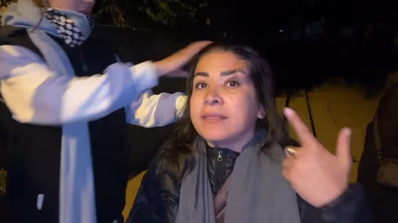 زیبا فرهمند، زن پناهجوی افغان که از ناحیه ابرو زخم برداشته است