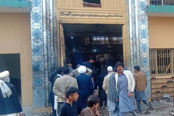 په اسلاماباد کې د شیعهوو په یوه جومات کې چاودنې ۳۱ تنه وژلي او ۱۶۹ نور ټپیان دي