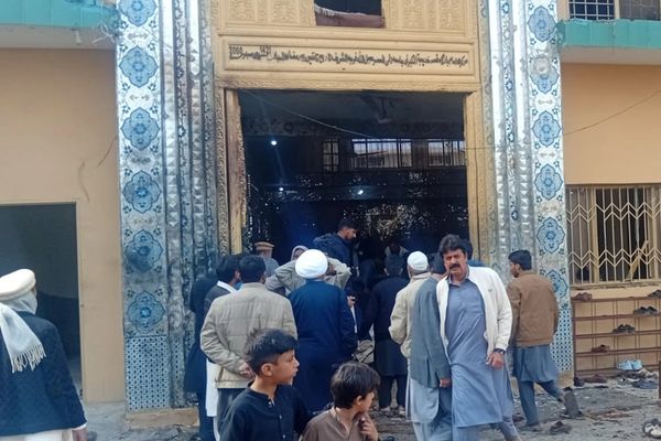 په اسلاماباد کې د شیعهوو په یوه جومات کې چاودنې ۳۱ تنه وژلي او ۱۶۹ نور ټپیان دي