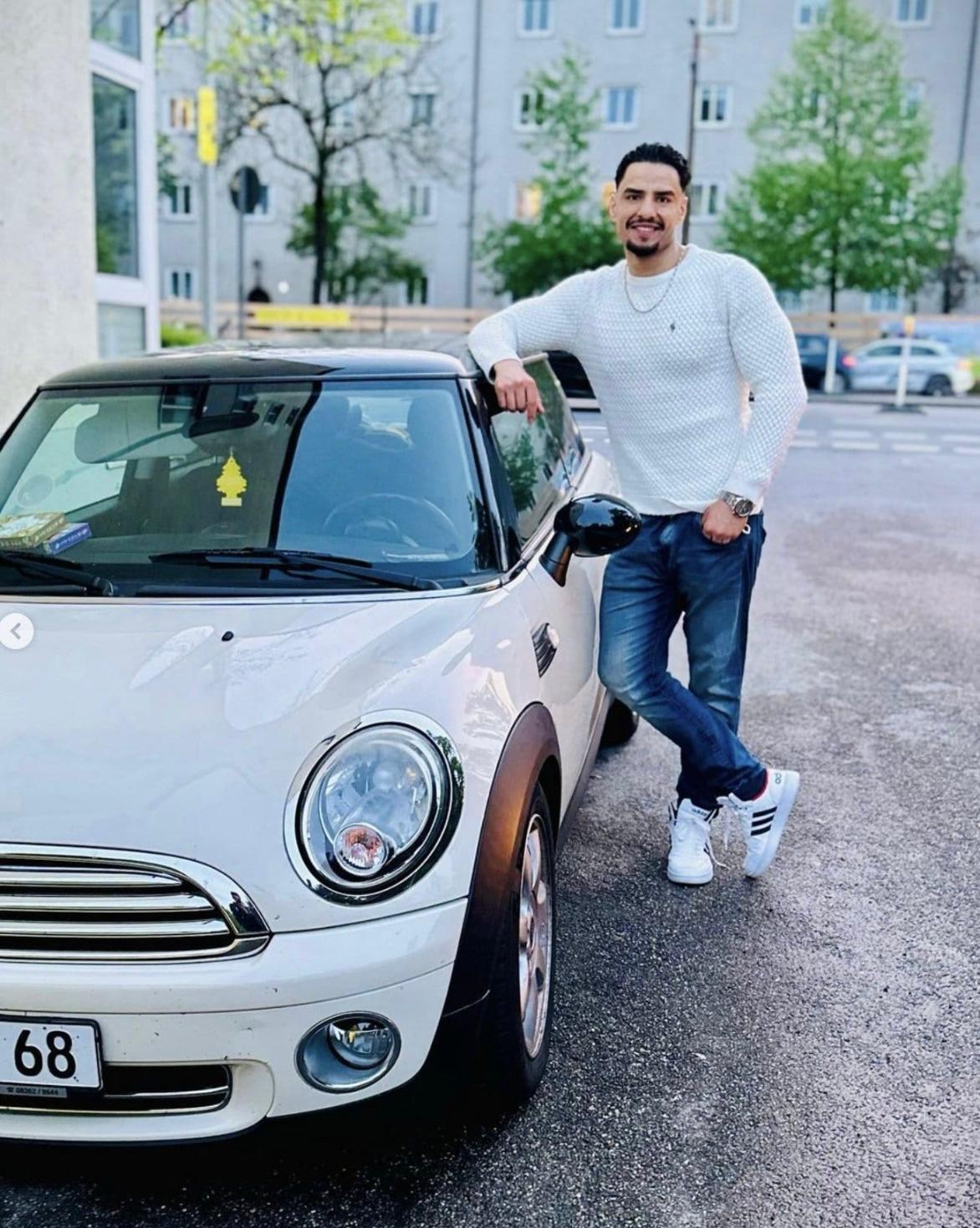 رسانه‌های آلمانی نام این پناهجوی افغان را فرهاد نوری گزارش داده‌اند