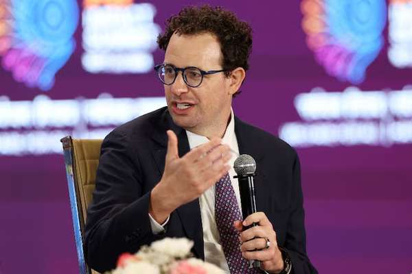آنتروپیک: هوش مصنوعی ممکن است از کنترول انسان خارج شود