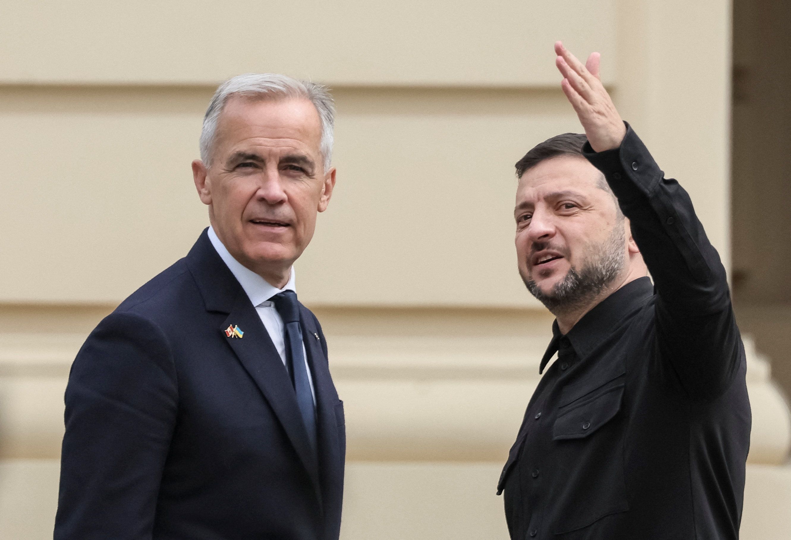 كندا تؤكد دعمها لأوكرانيا في يوم الاستقلال وموسكو تعلن تبادلاً للأسرى