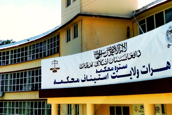 طالبانو په هرات او کونړ کې د یوې ښځې په ګډون اته کسان په دُرو وهلي دي