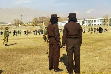 طالبانو په بادغیس او نیمروز کې درې تنه «قصاص» کړل