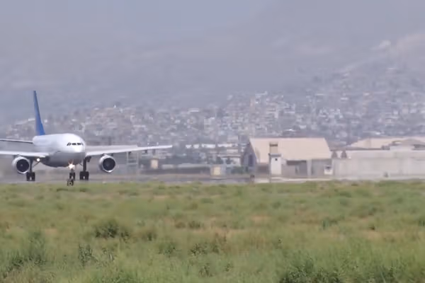 د طالبانو هوايي چلند وزارت: ۱۰ نړیوال هوايي شرکتونه افغانستان ته منظمې الوتنې کوي