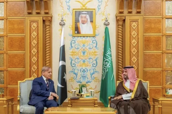 السعودية وباكستان توقعان اتفاق تعاون اقتصادي جديد