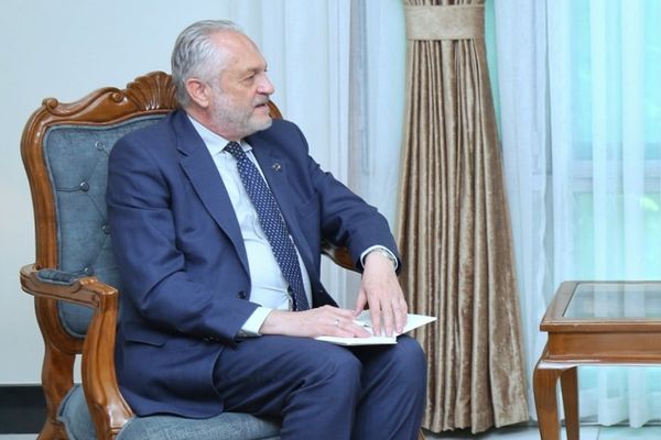 متقي له پولنډ نه طالبانو سره د ډېپلوماتیکو اړیکو د پراختیا غوښتنه کړې