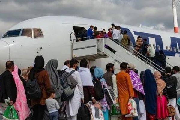 جرمني: پاکستان دې شاوخوا ۲۰۰ شړل شوي افغانان بېرته پرېږدي