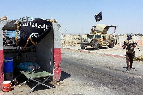 د عراق استخباراتو د داعش لپاره د ځواکونو او پېسو لېږد شبکه لهمنځه یوړه