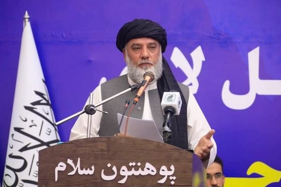 افغانستان د کډوالۍ څپو کې؛ نورالدین عزیزي وایي، استبداد او سیاسي ظلمونه یې اصلي لاملونه دي