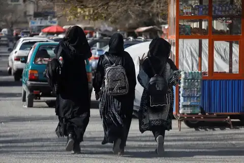 امدادگر ایتالیایی: دختران اعضای طالبان در یک مکتب مخفی در افغانستان درس میخوانند