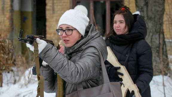 حضور نظامی روسیه در مرزهای اوکراین؛ شهروندان اوکراینی آموزش نظامی میبینند