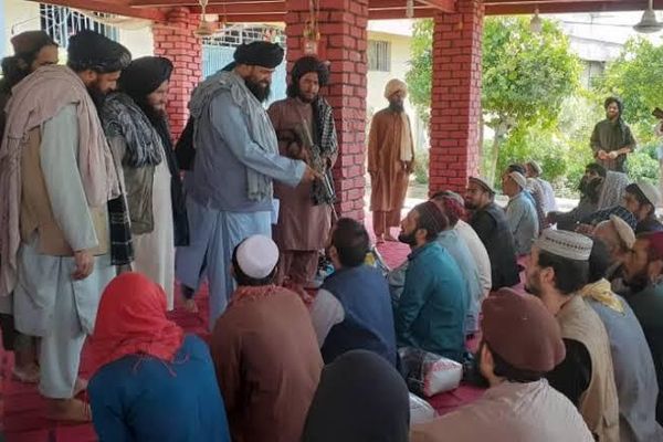 طالبان: د لغمان ولایت له زندانه د ښځو او ماشومانو په ګډون ۹۱ بندیان خوشې شول