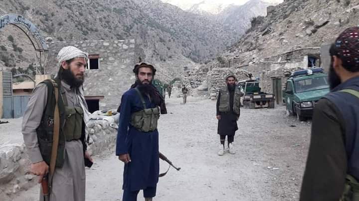 په نورستان کې د طالبانو امنیتي ټولي د قومي تبعیض او فساد له امله ډله ییزه استعفا کړې