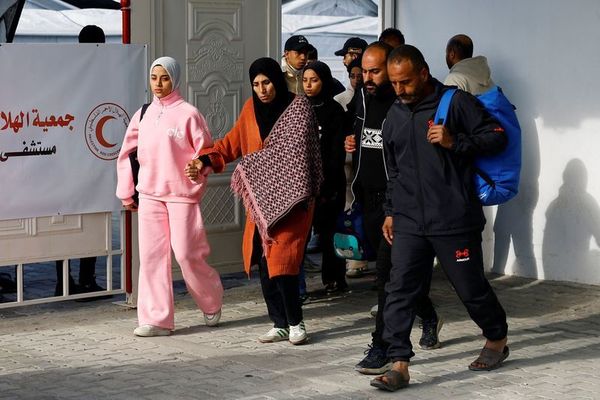 په غزه کې د اسراییلي پوځ د بریدونو له امله ۲۰ کسان ووژل شول