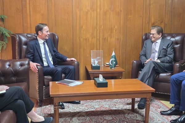 محمد صادق او ریچارډ لېنډسي د افغانستان او سیمې پر حالاتو غږېدلي